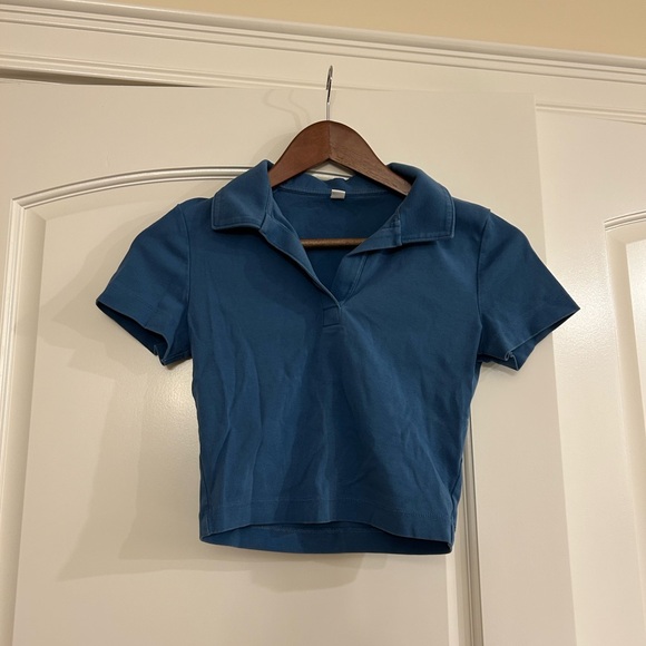 Uniqlo Cute Cropped Top - Picture 1 of 2